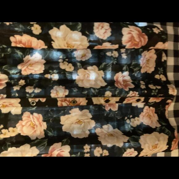 Torrid Semi- Sheer Black Floral Babysoll Flowy Button Up Blouse Size 1 - Picture 6 of 10